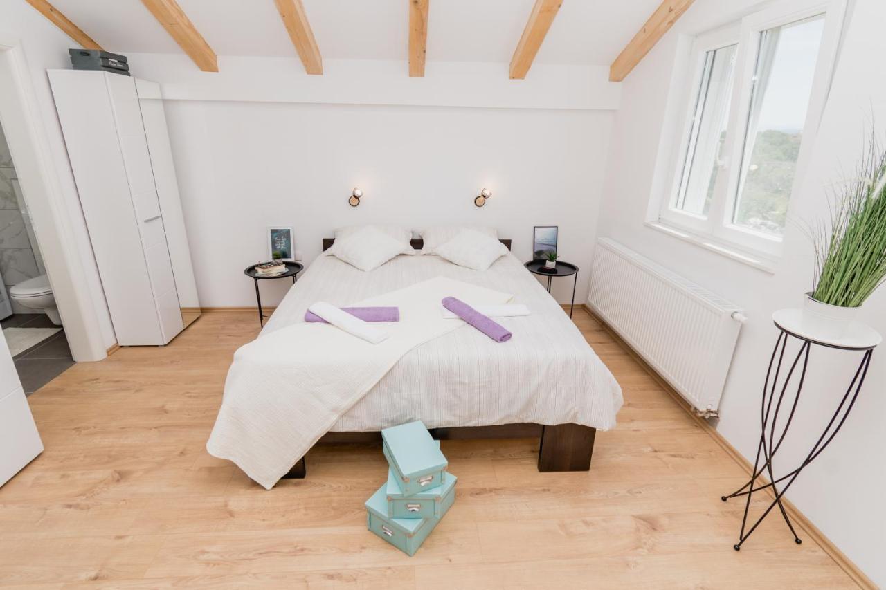 Studio Apartment Harmony NP Krka Lozovac Bagian luar foto