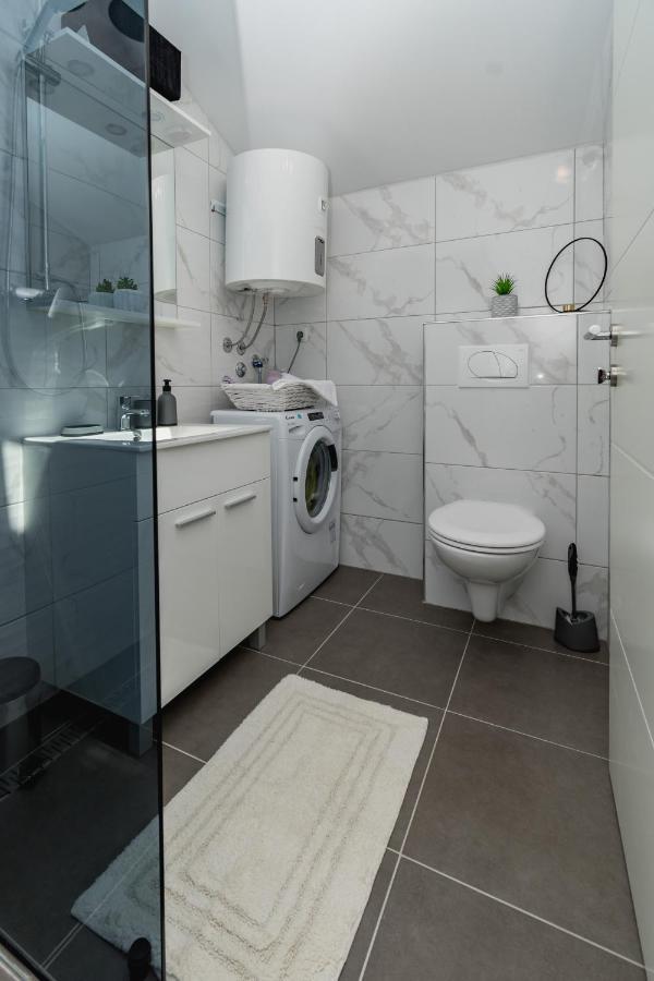 Studio Apartment Harmony NP Krka Lozovac Bagian luar foto