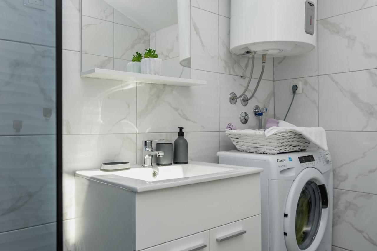 Studio Apartment Harmony NP Krka Lozovac Bagian luar foto