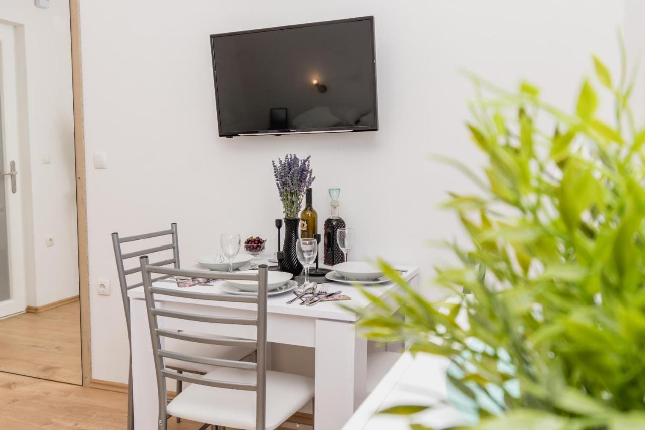 Studio Apartment Harmony NP Krka Lozovac Bagian luar foto